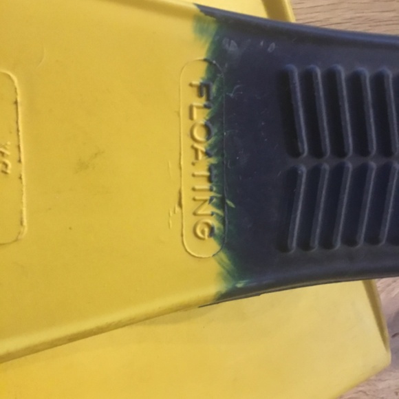 US Divers Yellow and Blue Long Floating Fins US XS 3 4 5  KIDS 3-5 - Picture 5 of 6